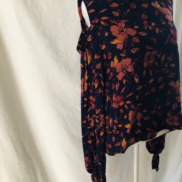 Large navy top floral off shoulder Nordstrom - Picture 5 of 8